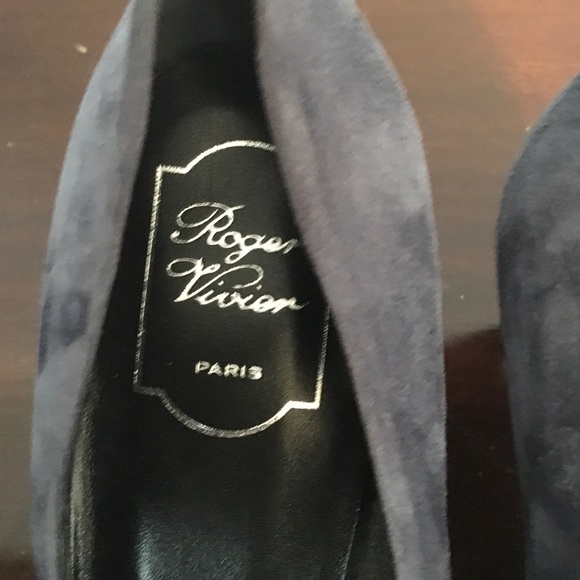 Roger Vivier Midnight Blue buckle pumps - Picture 6 of 8